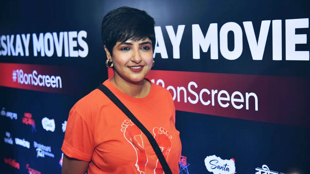 বাংলাদেশ নিয়ে ফেসবুক পোস্ট, ডিলিট করতে বাধ্য হলেন কলকাতার লগ্নজিতা চক্রবর্তী